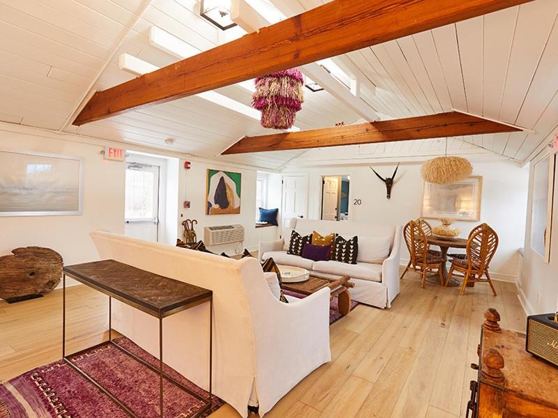Shelter Harbor Inn Вестерлі Екстер'єр фото